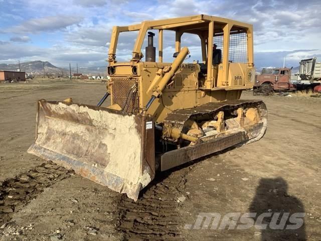 Komatsu D65E-6 Bulldozer på larvebånd