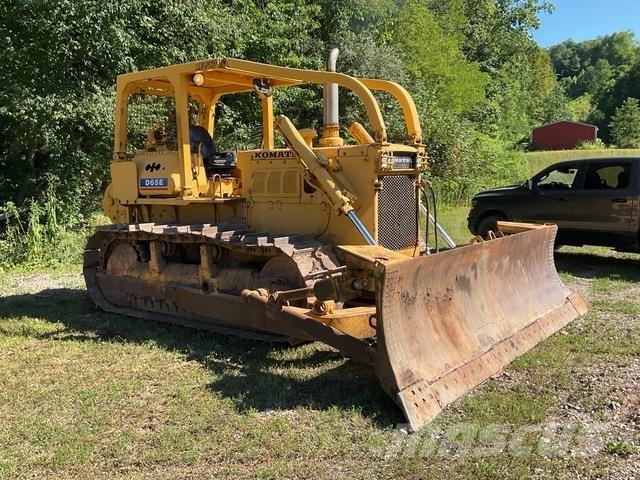 Komatsu D65E-6 Bulldozer på larvebånd