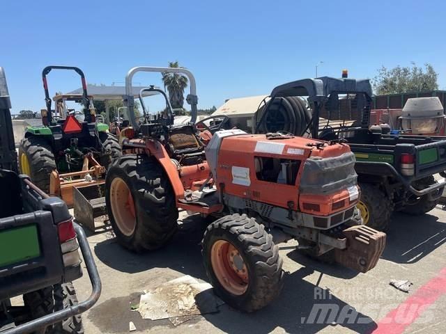 Kubota L3010D Kompakte traktorer