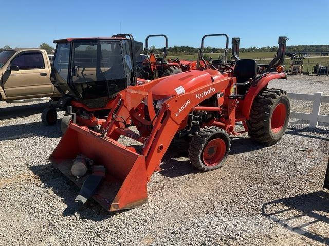 Kubota L3301DT Kompakte traktorer