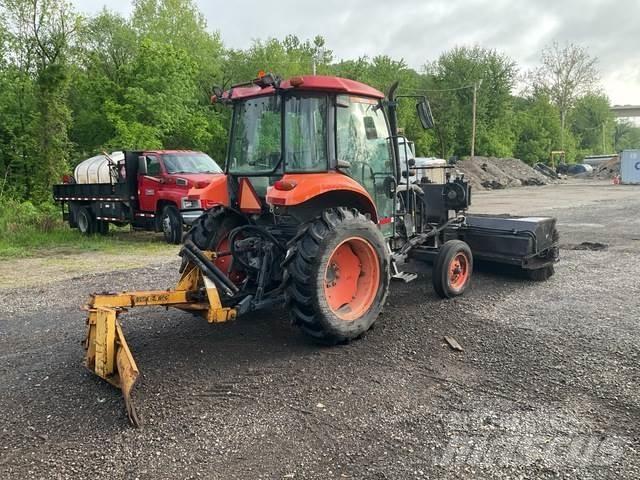 Kubota M5040 Indendørs koste