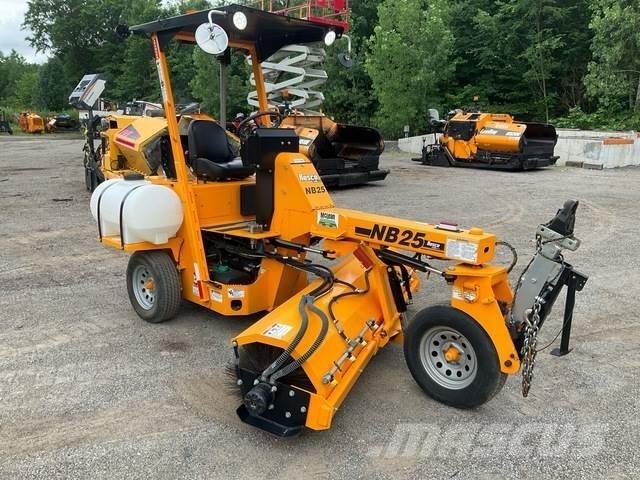 LeeBoy NB25 Indendørs koste