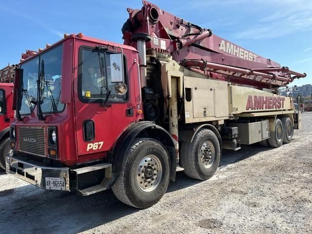 Mack  Betonpumper