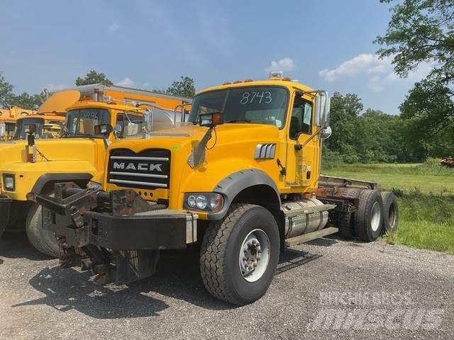 Mack 700 Sneskovle og -plove