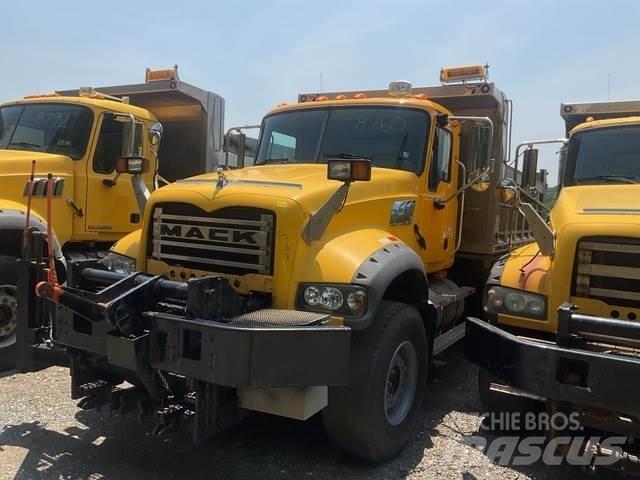 Mack 700 Sneskovle og -plove