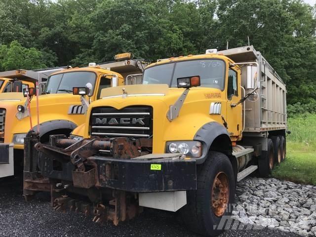 Mack 700 Sneskovle og -plove