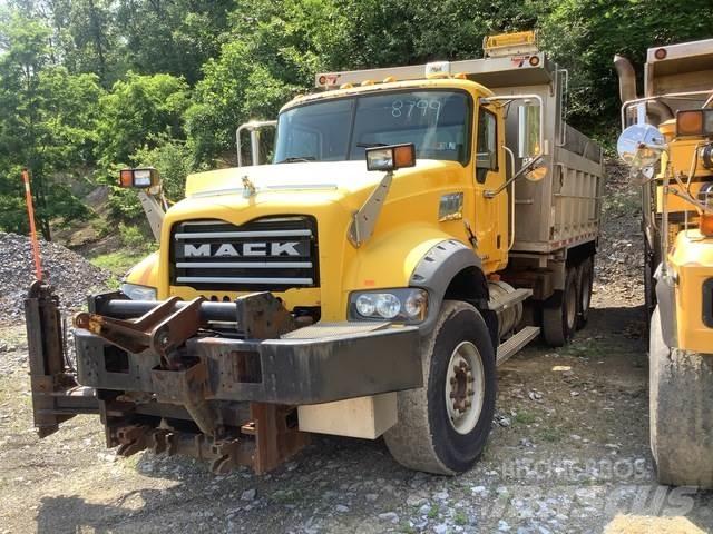 Mack 700 Sneskovle og -plove