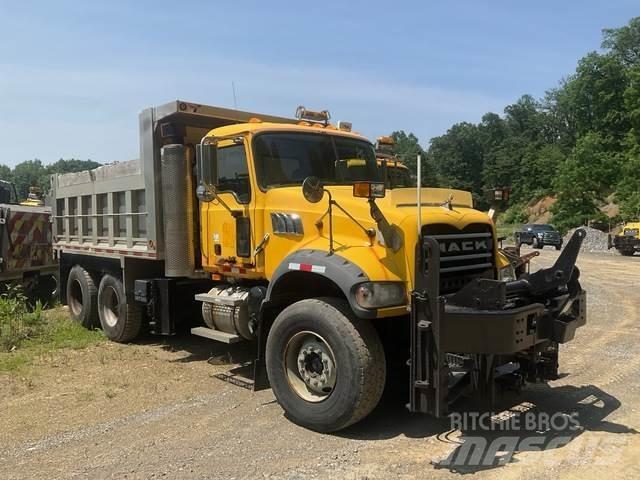 Mack 700 Sneskovle og -plove