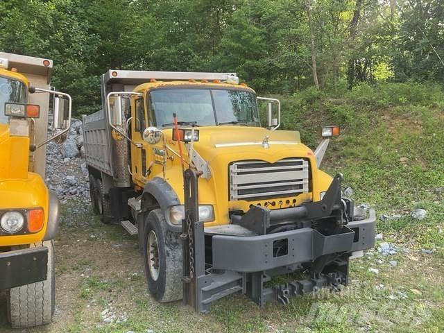 Mack 700 Sneskovle og -plove