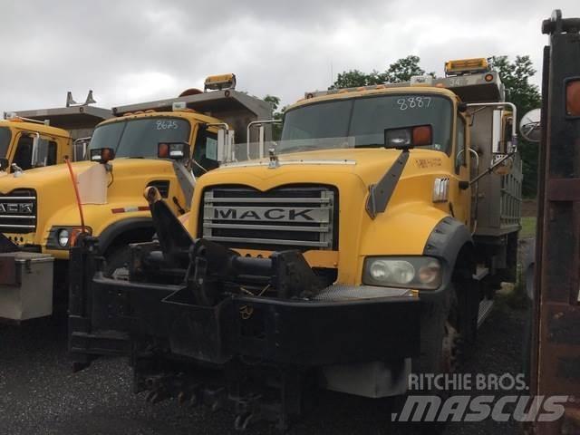 Mack 700 Sneskovle og -plove
