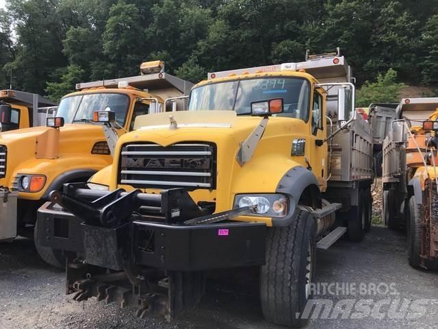 Mack 700 Sneskovle og -plove