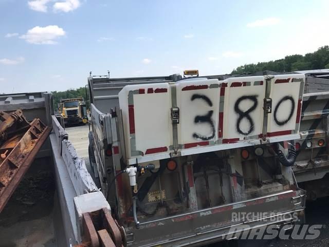 Mack 700 Sneskovle og -plove