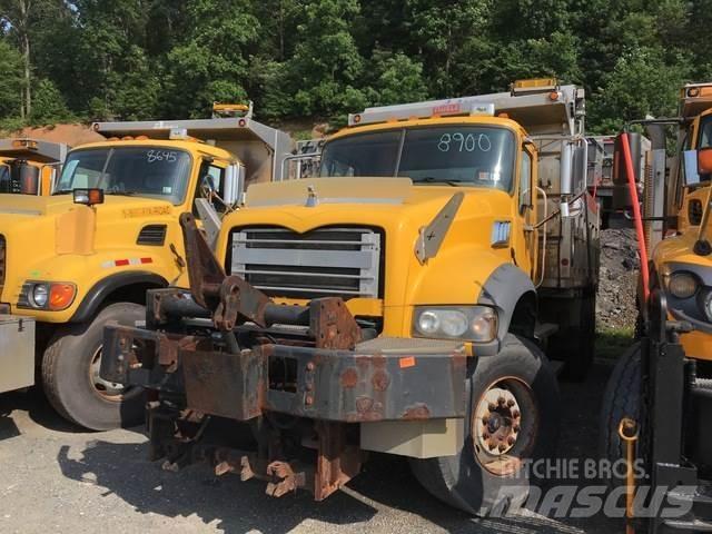 Mack 700 Sneskovle og -plove