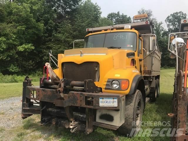 Mack 700 Sneskovle og -plove
