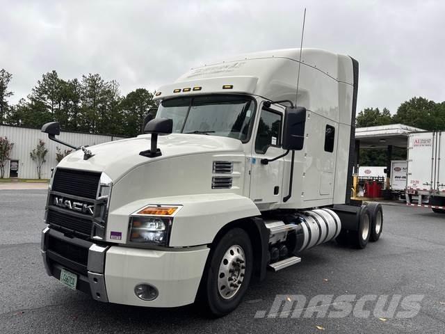 Mack AN64T Trækkere