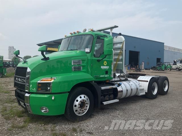 Mack AN64T Trækkere