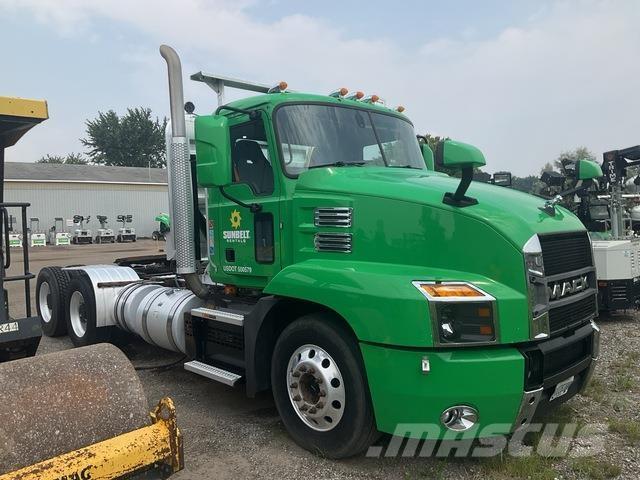 Mack AN64T Trækkere