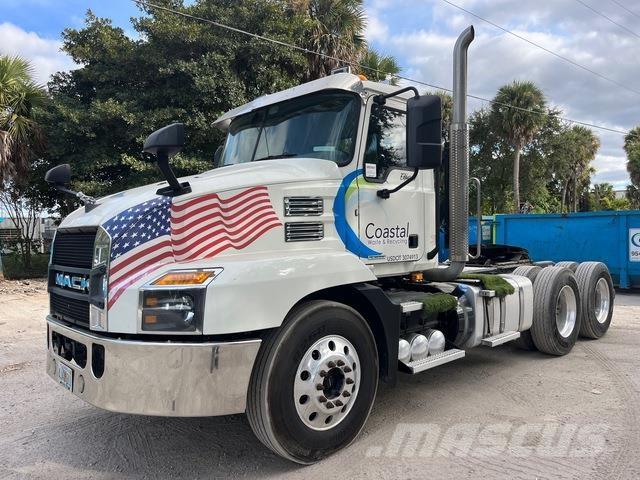 Mack AN64T Trækkere