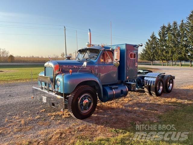 Mack B-61 Trækkere