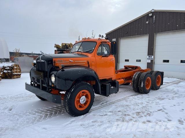 Mack B615T Trækkere