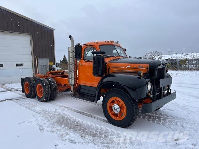Mack B615T Trækkere