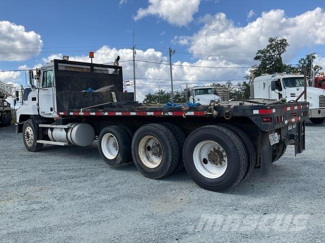 Mack CH 613 Lastbil med lad/Flatbed