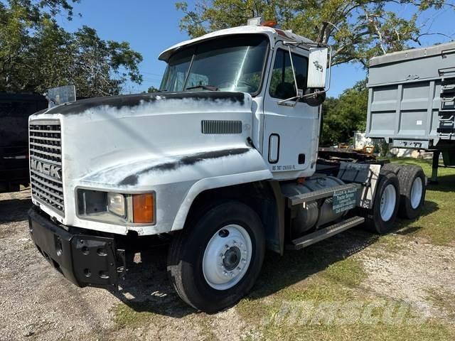 Mack CH600 Trækkere