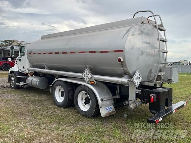 Mack CH613 Tankbiler