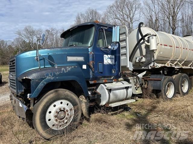 Mack CH613 Trækkere