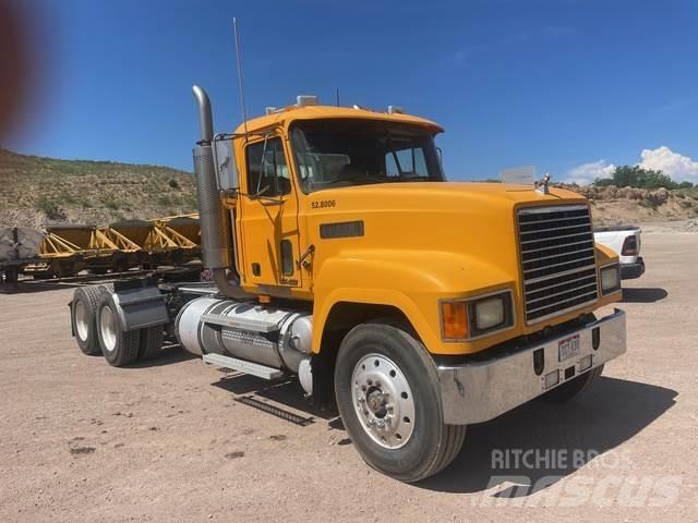 Mack CH613 Trækkere