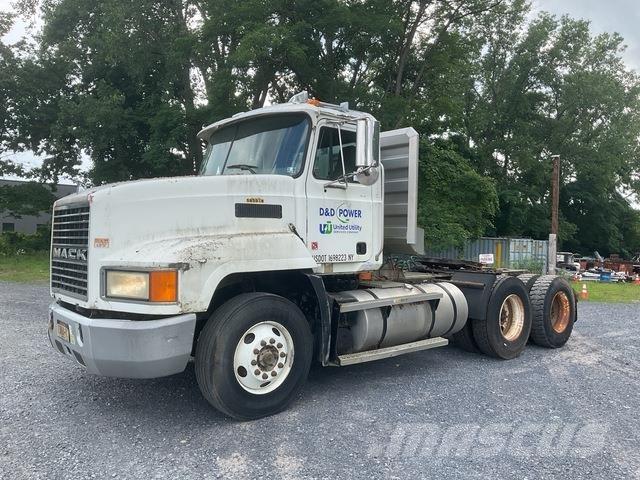 Mack CH613 Trækkere