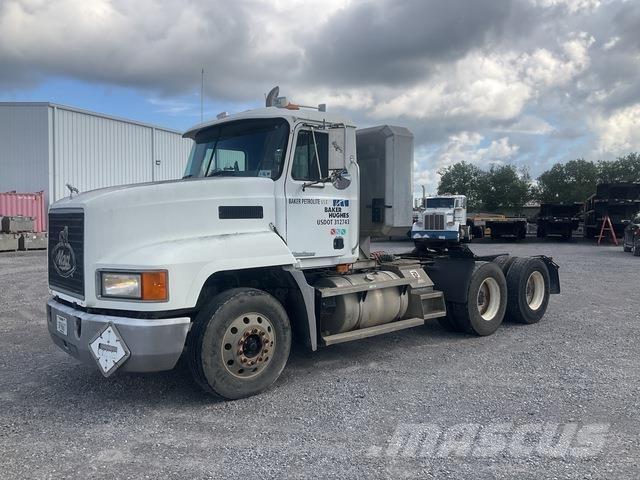 Mack CH613 Trækkere