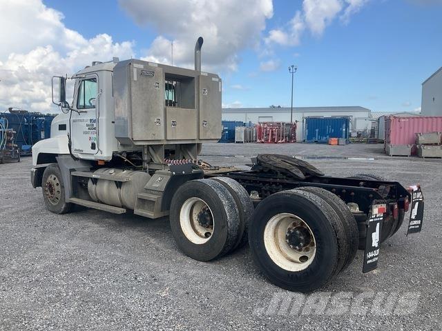 Mack CH613 Trækkere