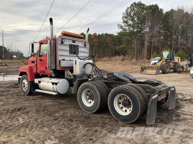 Mack CH613 Trækkere