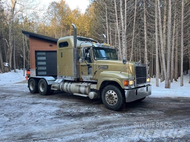 Mack CHN613 Trækkere