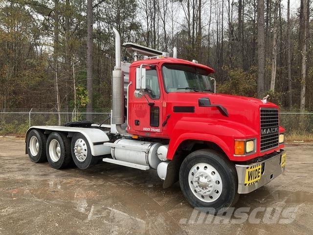 Mack CHN613 Trækkere