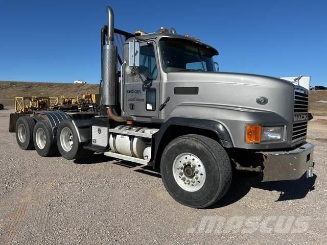 Mack CL713 Trækkere