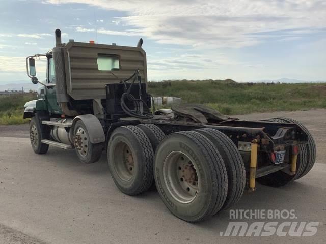 Mack CL733 Trækkere