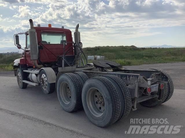 Mack CL733 Trækkere
