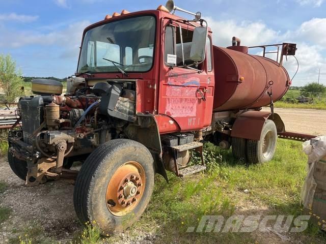 Mack CM422 Tankvogne - vand
