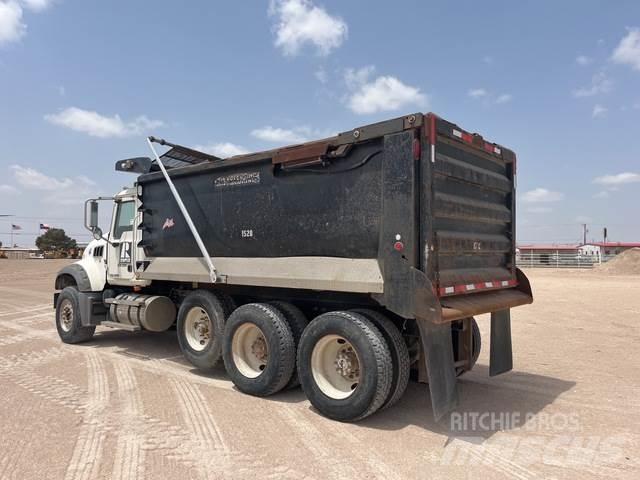 Mack CTP713 Lastbiler med tip