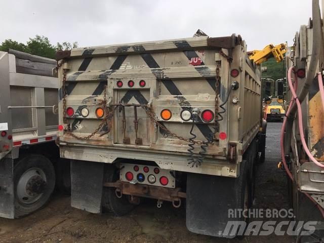 Mack CV700 Sneskovle og -plove
