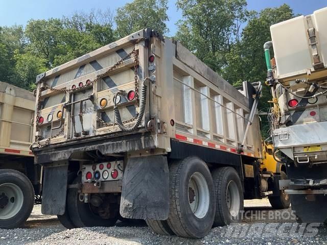 Mack CV700 Sneskovle og -plove
