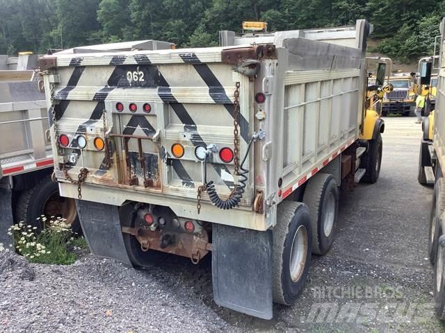 Mack CV700 Sneskovle og -plove