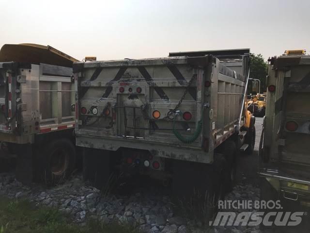 Mack CV700 Sneskovle og -plove