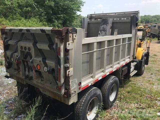 Mack CV700 Sneskovle og -plove