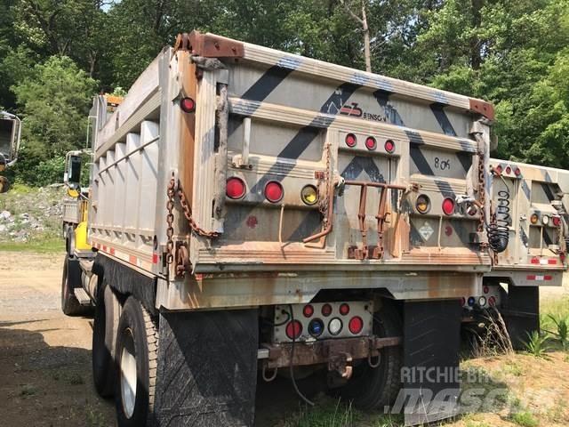 Mack CV700 Sneskovle og -plove
