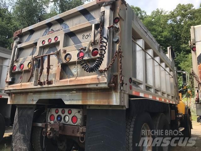 Mack CV700 Sneskovle og -plove