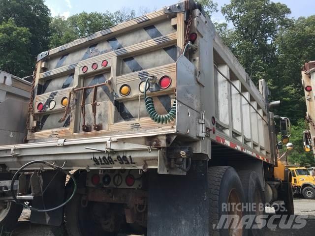 Mack CV700 Sneskovle og -plove