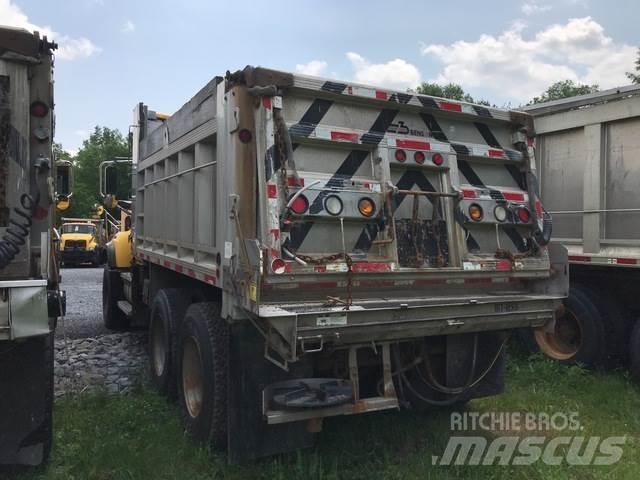 Mack CV700 Sneskovle og -plove